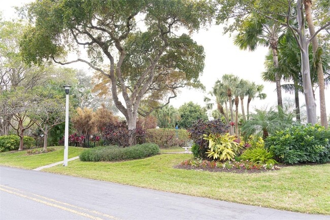 Building Photo - 3051 N Course Dr