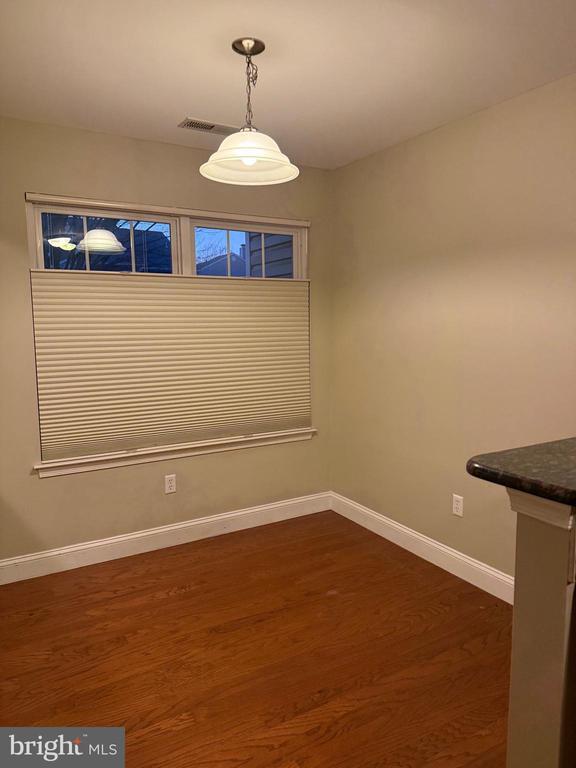 Building Photo - 293 Stanton Ct