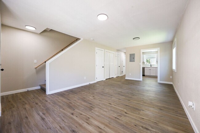 Building Photo - 2829 SE 90th Pl