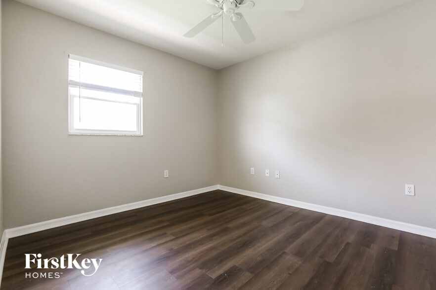 Building Photo - 1138 Presque Isle Dr