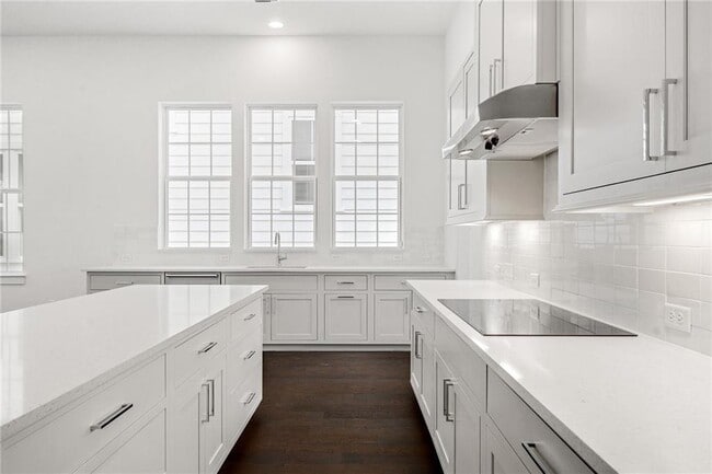Building Photo - 4502 Grassland Dr