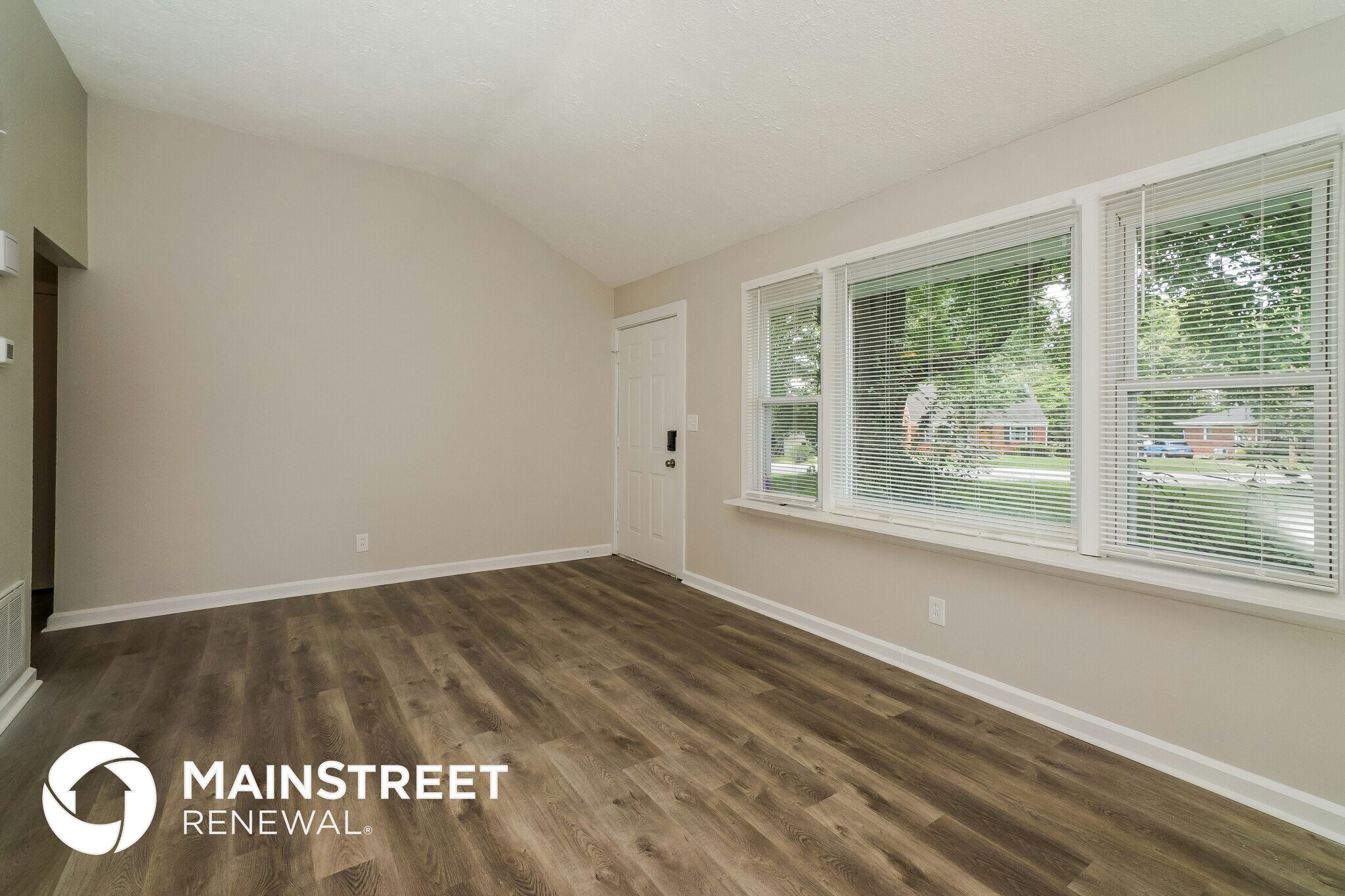 Building Photo - 9211 Aristides Dr