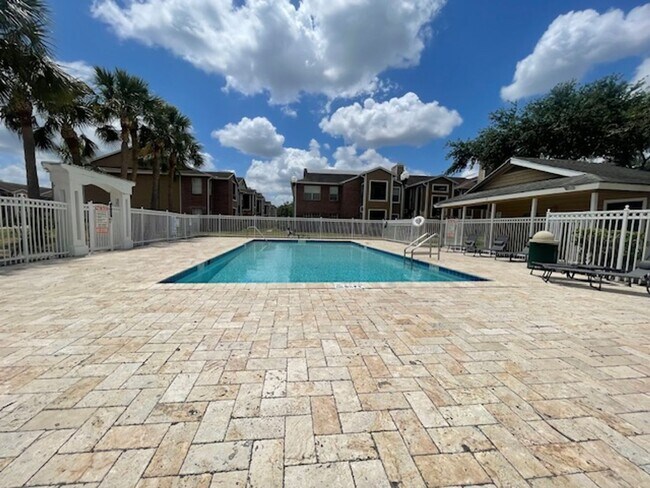 Building Photo - First Floor 1 Bedroom Condo In Orlando Area!