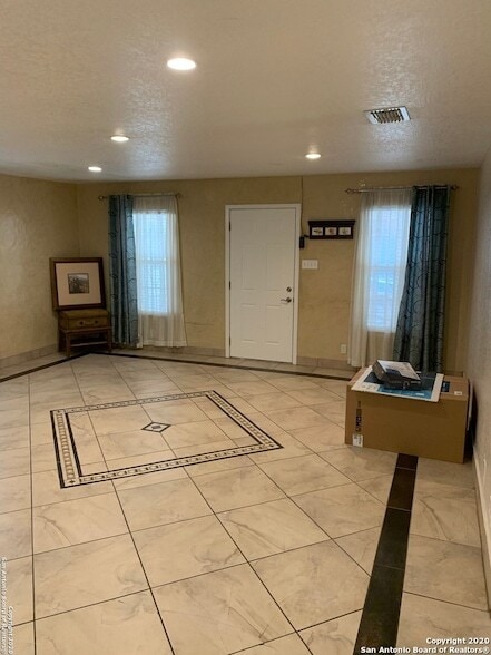 Building Photo - 1750 W Craig Pl