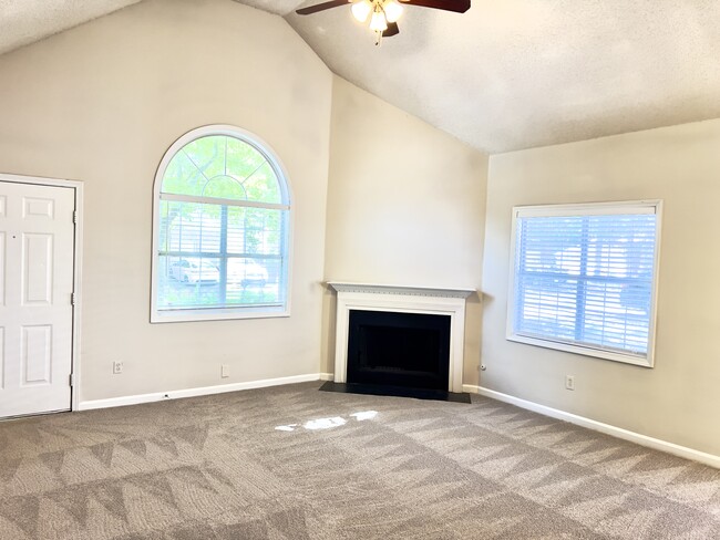 Building Photo - 3694 Sapphire Ct