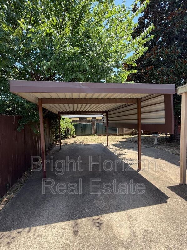 Building Photo - 3006 Post Oak Dr
