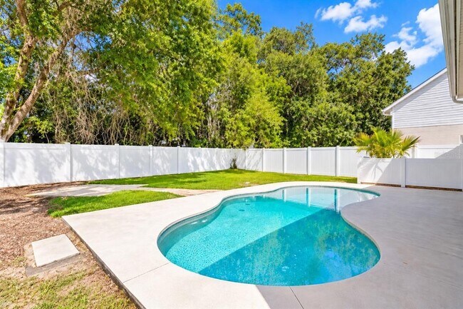 Building Photo - 16013 Stags Leap Dr