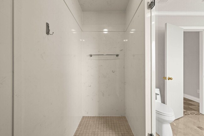 Building Photo - Available NOW!!!! This 3 bedroom, 2 bath, 2 car garage home has no carpet. All flooring is LVP an...