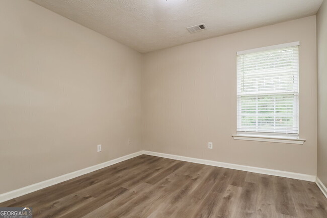 Building Photo - 154 Vinings Dr