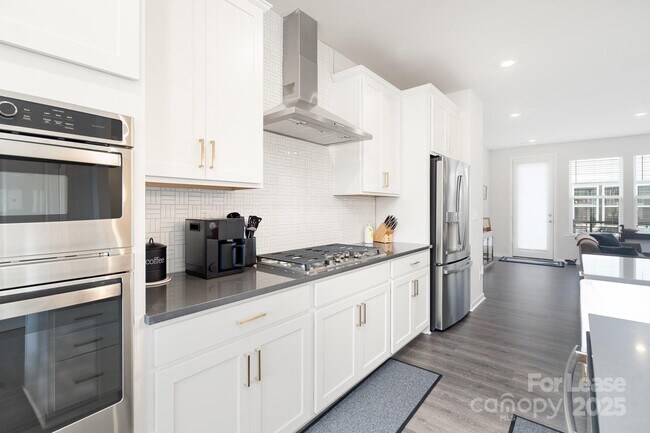 Building Photo - 408 Catawba Ave