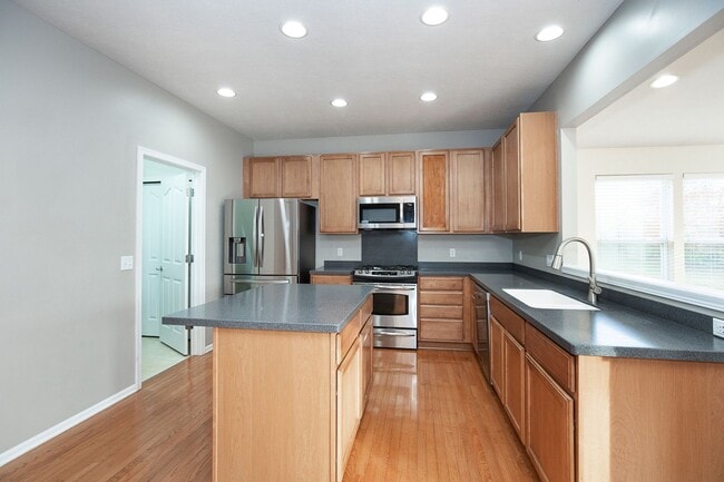 Building Photo - Welcome Home! 4 Bedroom/2.5 Bath Home in Avon!