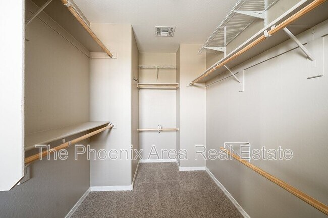 Building Photo - 1055 S Reber Ave