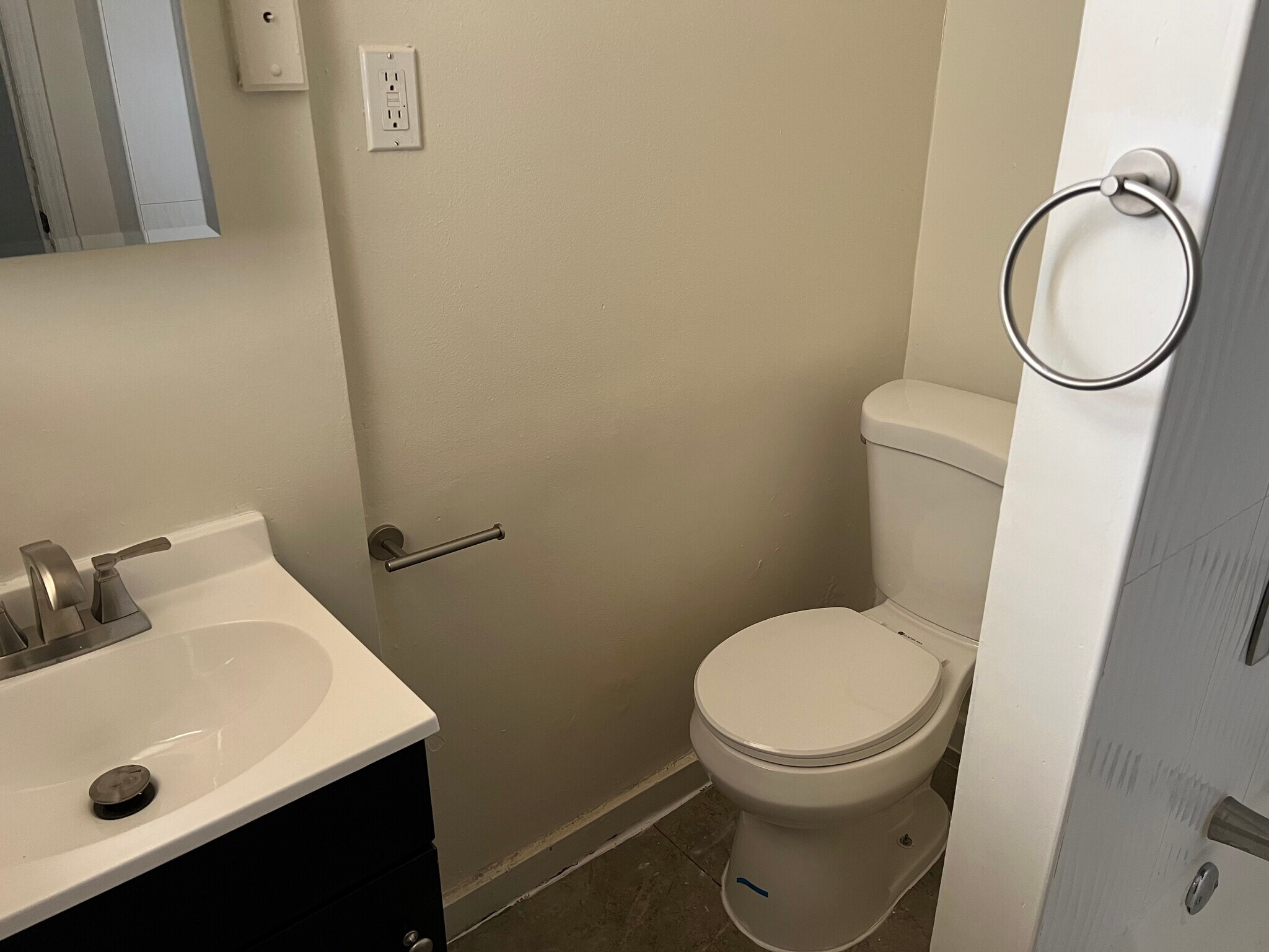 Building Photo - 15 William St