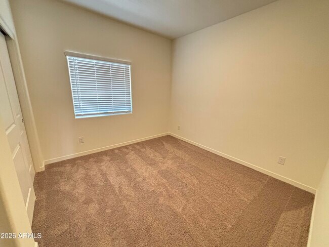Building Photo - 675 N Crowned Dove Trail