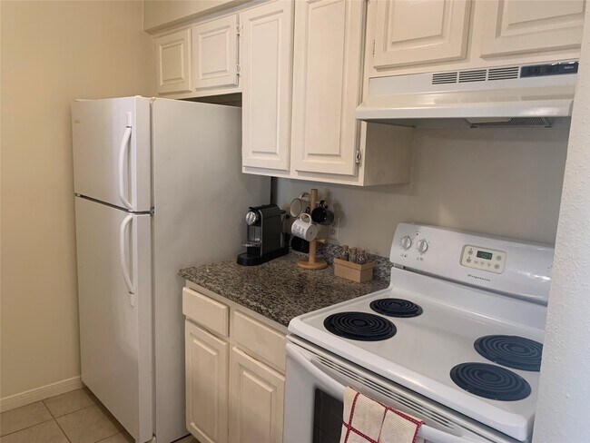 Primary Photo - 10075 Westpark Dr