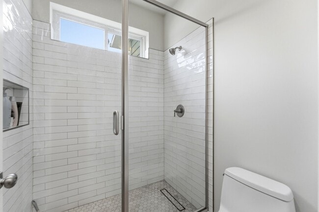 Building Photo - 415 E Earl St