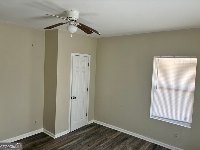 Building Photo - 1097 Fortress Ave SW