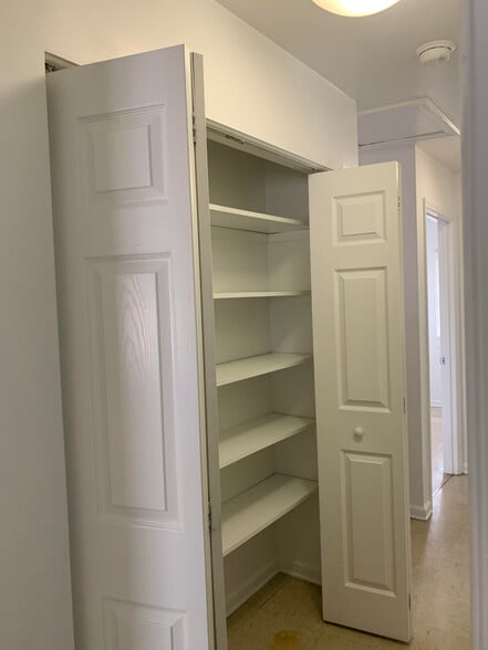 Building Photo - Coastal Park Townehomes