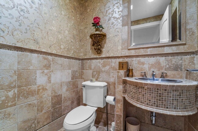 Building Photo - 1 Euclid Rd