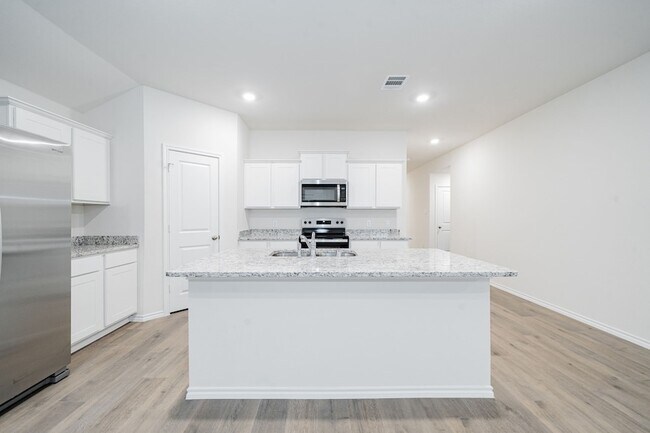 Building Photo - 2147 Thornton Dr