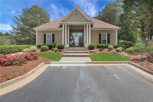 Building Photo - 3208 Juniper Dr