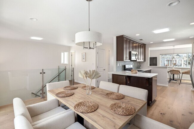 Building Photo - Beachside Retreat – Steps to the Sand in Hermosa Beach!