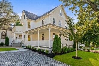 Building Photo - 73 3rd Ave