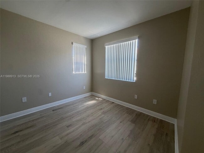 Building Photo - 2637 SE 16th Terrace