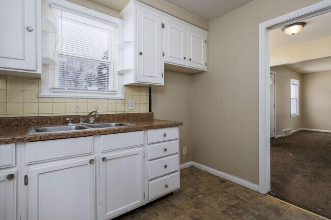 Building Photo - 19724 Pennington Dr