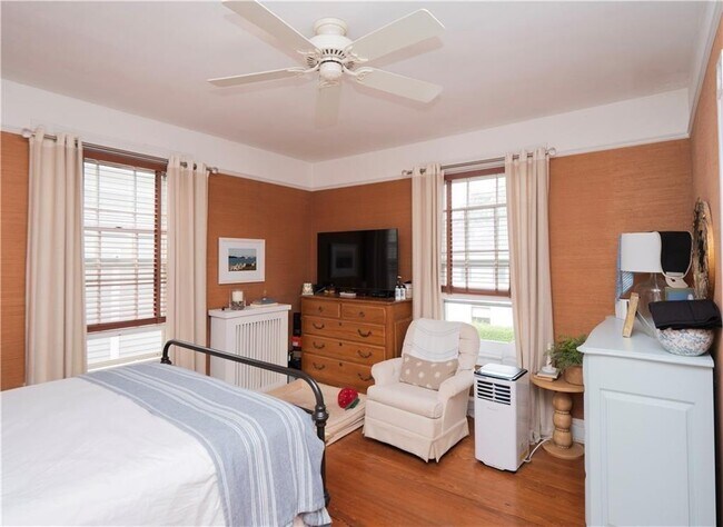 Building Photo - 3 Pell St