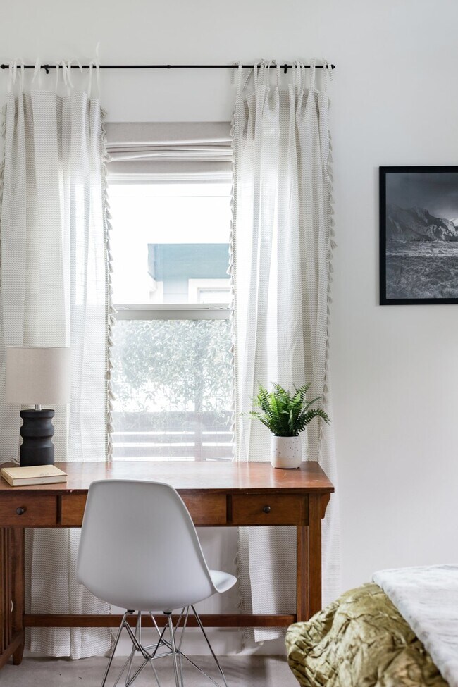 Building Photo - 55 Lynn St