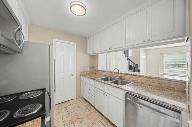 Building Photo - 6925 Calender Rd