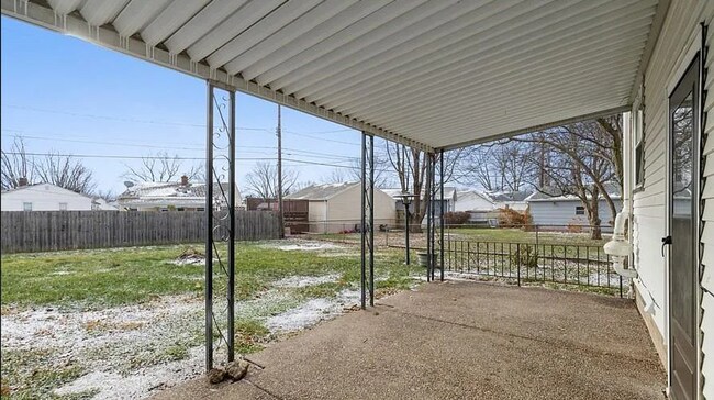 Building Photo - Terrific two bedroom home in Rock Island!