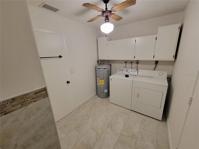 Building Photo - 1028 Lillian St