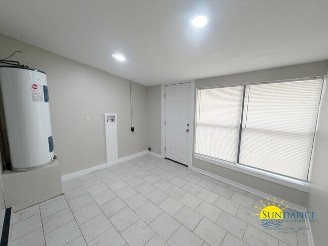 Building Photo - Charming 2 Bedroom Unit in Niceville!