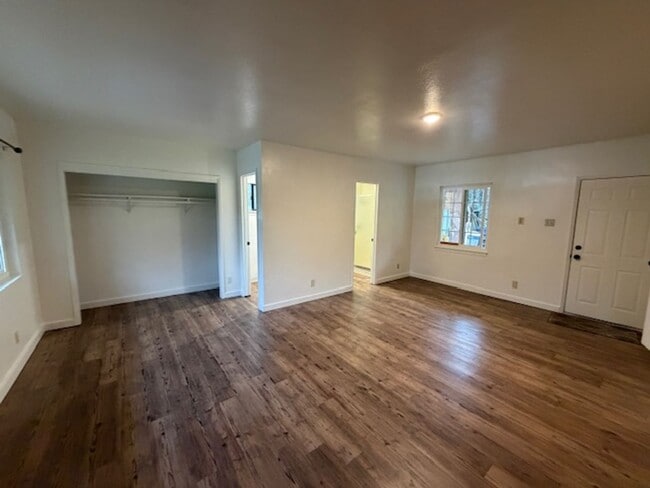 Building Photo - Newly Renovated Home Near Downtown Sonora