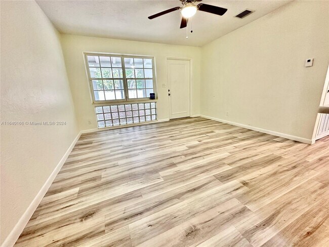 Building Photo - 1914 Dewey St