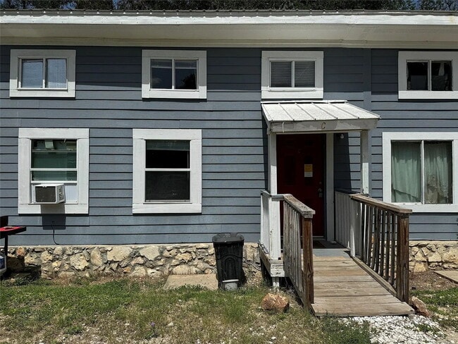 Building Photo - 1108 W McCarty Ln
