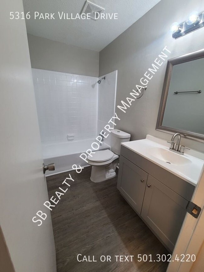 Building Photo - 5316 Park Village Dr
