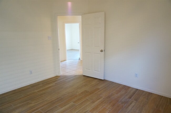 Building Photo - 2514 Hawks Rd