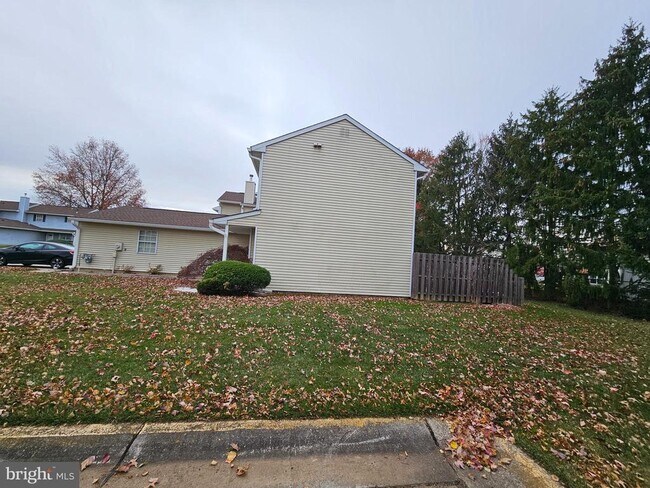 Building Photo - 17 Exeter Ct