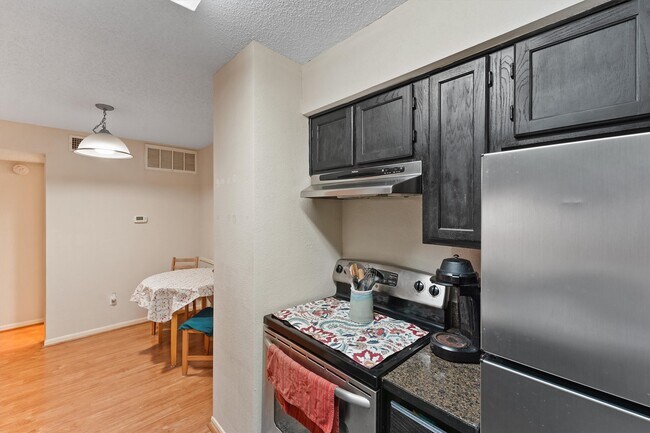 Building Photo - 2120 El Paseo St