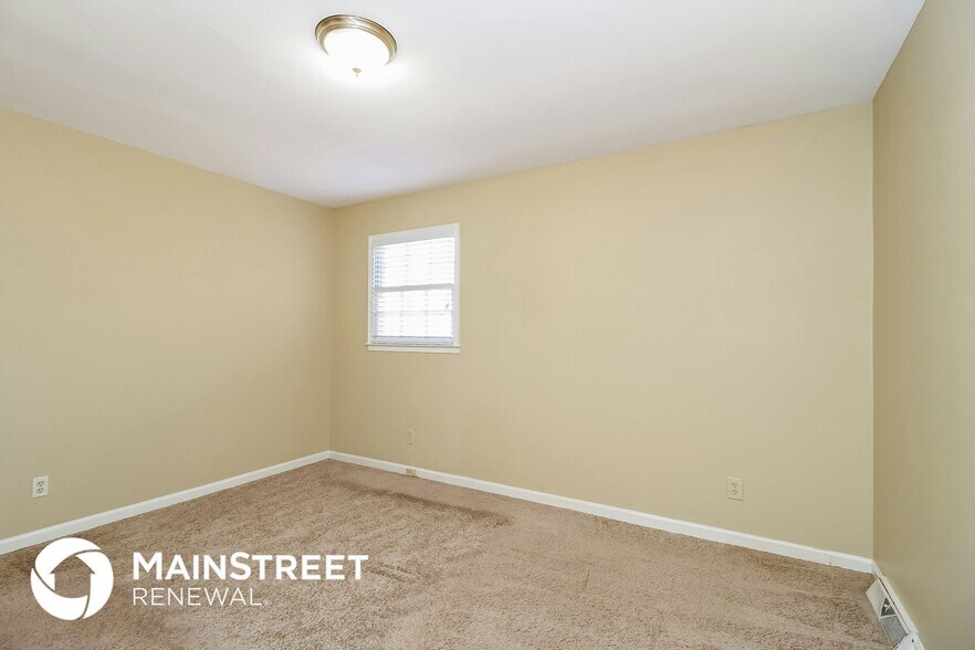 Building Photo - 4441 Fernbrook Dr