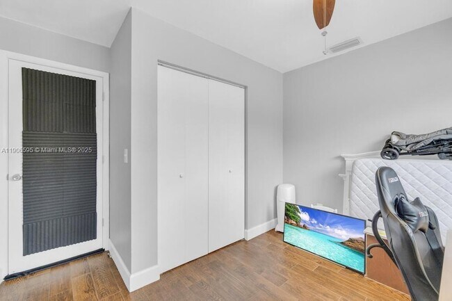 Building Photo - 1499 Yellowthroat St