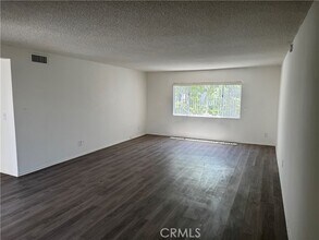Building Photo - 475 E Cypress Ave