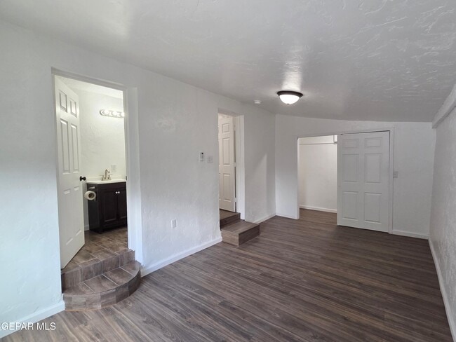 Building Photo - 363 Ontiveros St