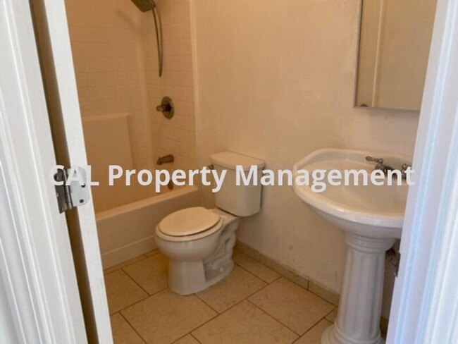 Building Photo - Two Bedroom for Rent in King City, CA!