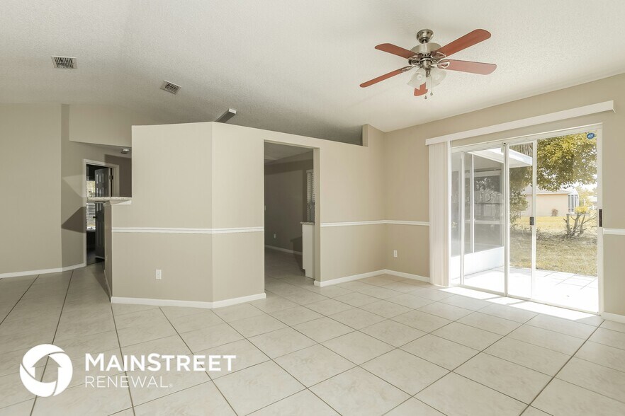 Building Photo - 557 Oak Branch Cir