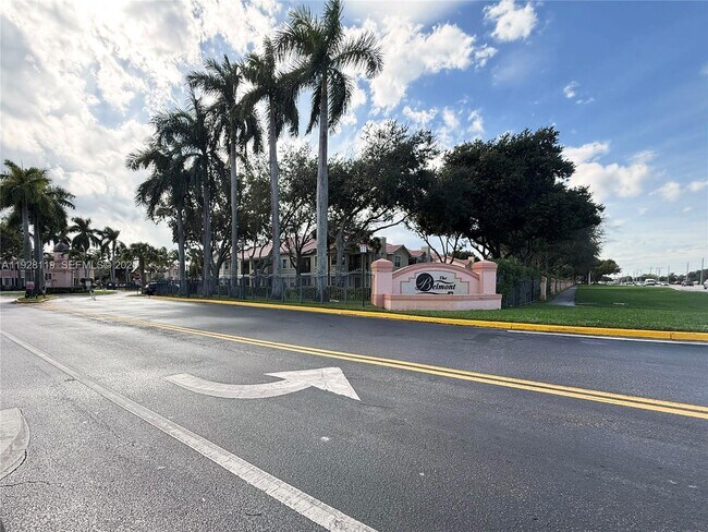 Building Photo - 308 Belmont Ln