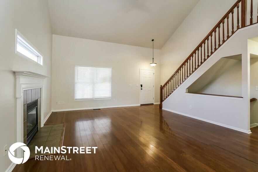 Building Photo - 2025 Santuomo Ave